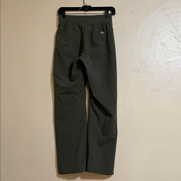 Figs Moss Green Scrub Pants XS-Petite - Picture 2 of 4